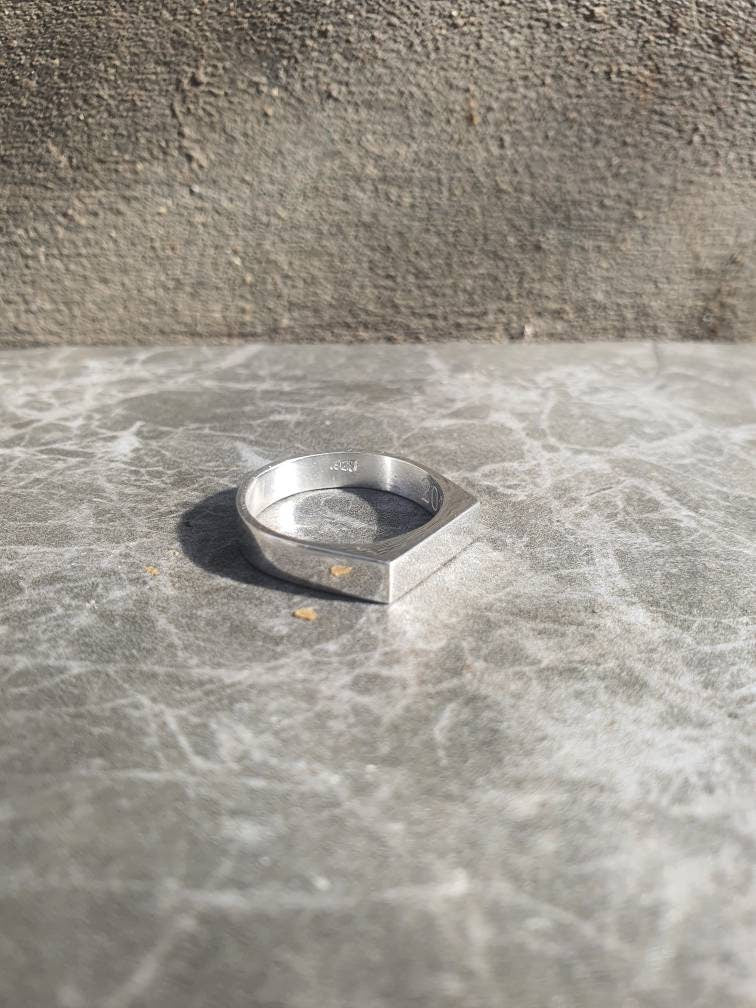 Narrow Rectangle signet Ring