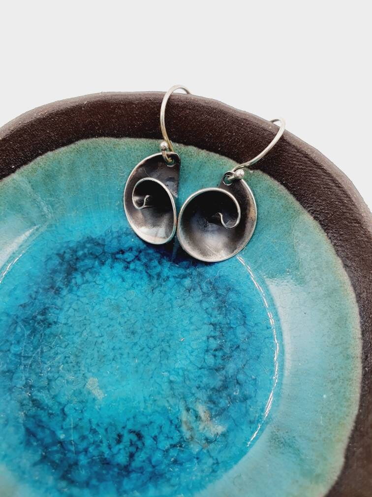 Silver spiral oxidized dangle earrings